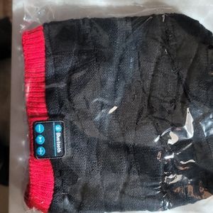 Bluetooth beanie